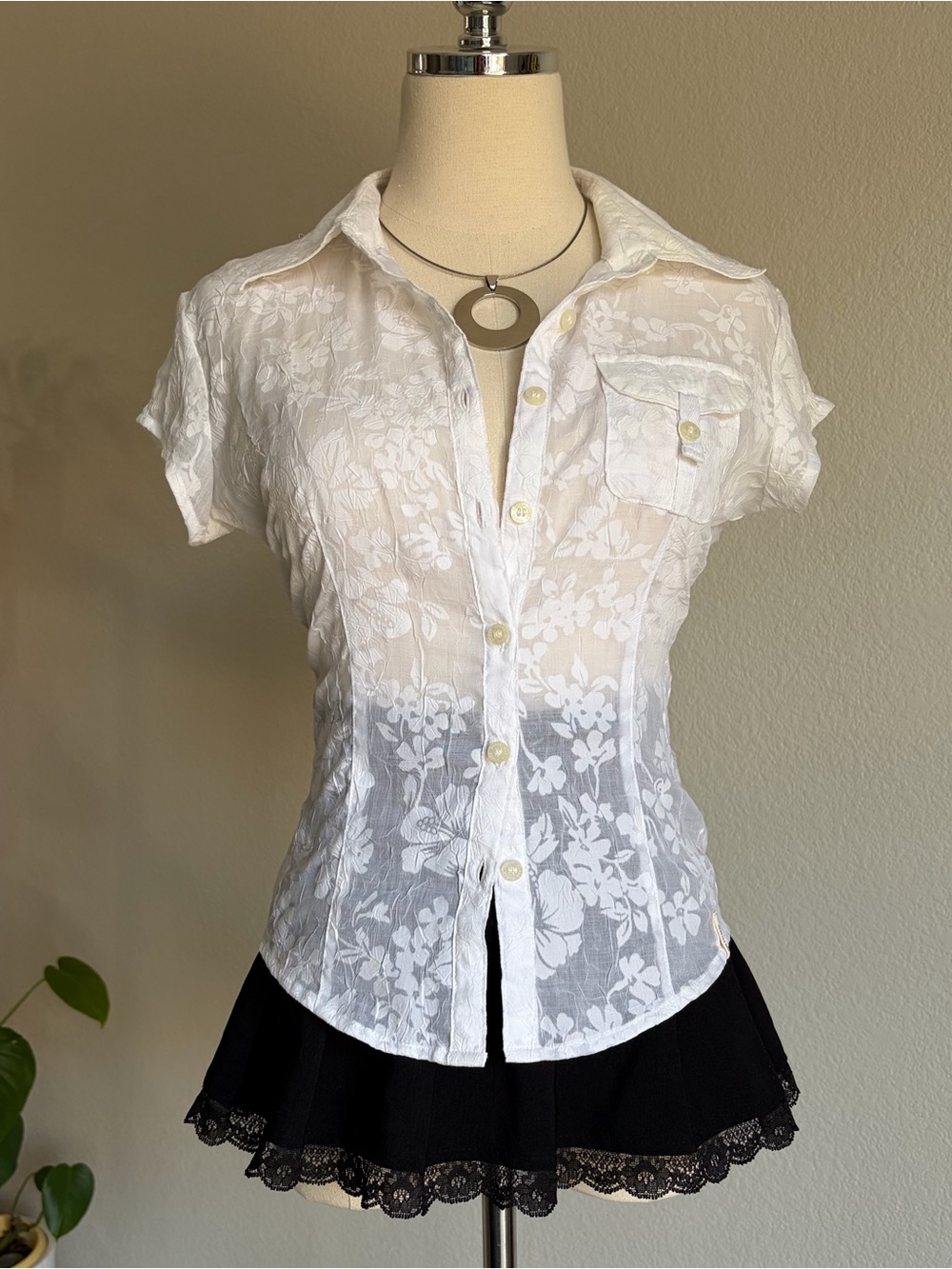 Guess White Sheer Floral Button-Down Cap Sleeve Top